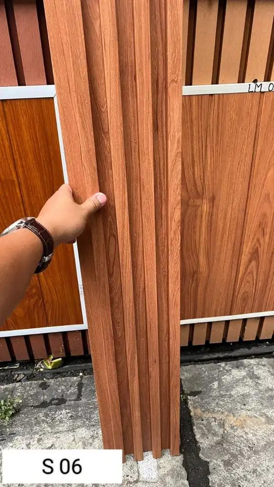 Distributor wallpanel