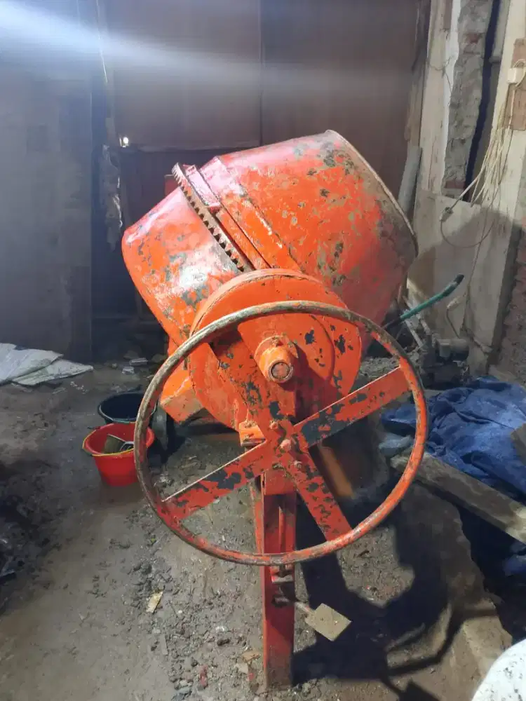 DIJUAL MOLEN BETON DIESEL BEKAS