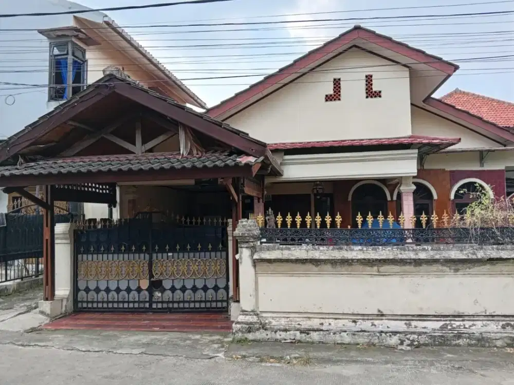 Dijual Rumah Luas Strategis di Jatiwaringin LT 322 LB 288, Harga 4,5 M Nego