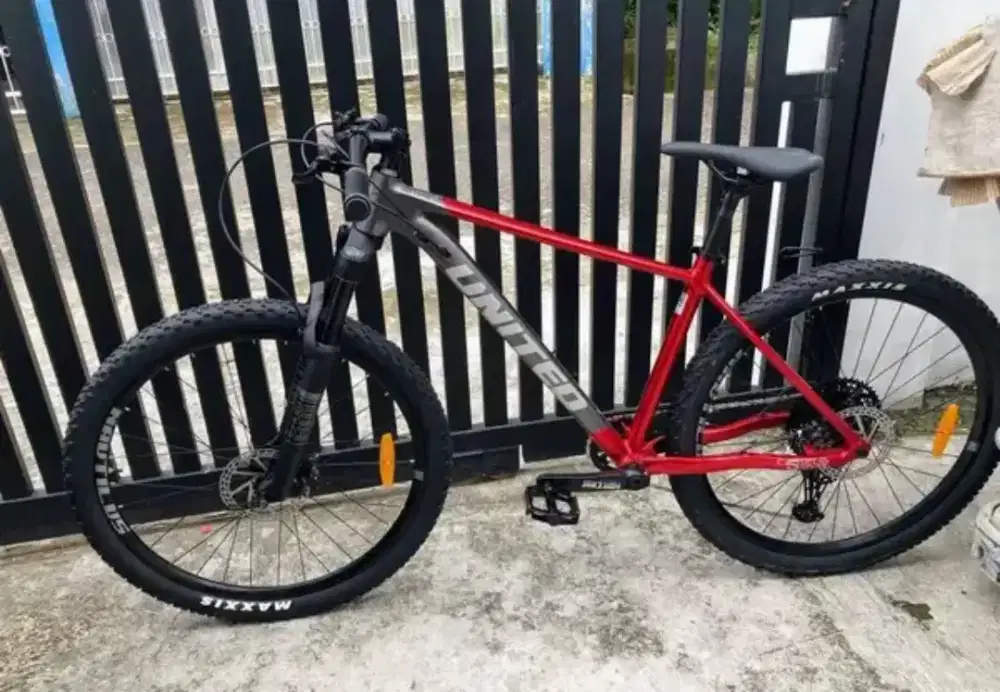 Jual sepedah Clovis United 5.10
