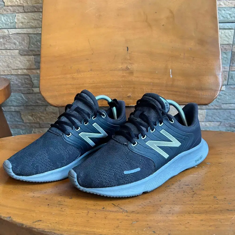 Sepatu New Balance Skechers Nike