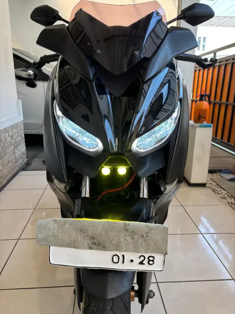 XMAX 2022 FULL BLACK
