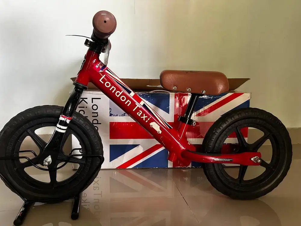 Jual pushbike balance bike London Taxi merah