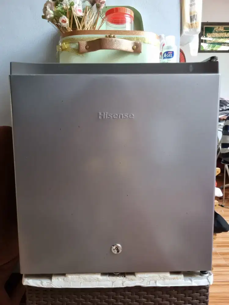 Kulkas Hisense Mini Bar Kapasitas 42L