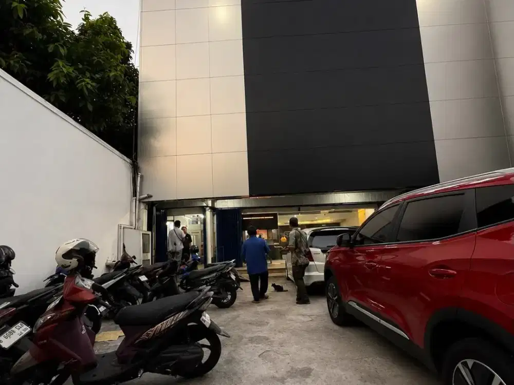 DIJUAL GEDUNG KOMERSIAL STRATEGIS – JALAN BUNGUR RAYA, JAKARTA PUSAT