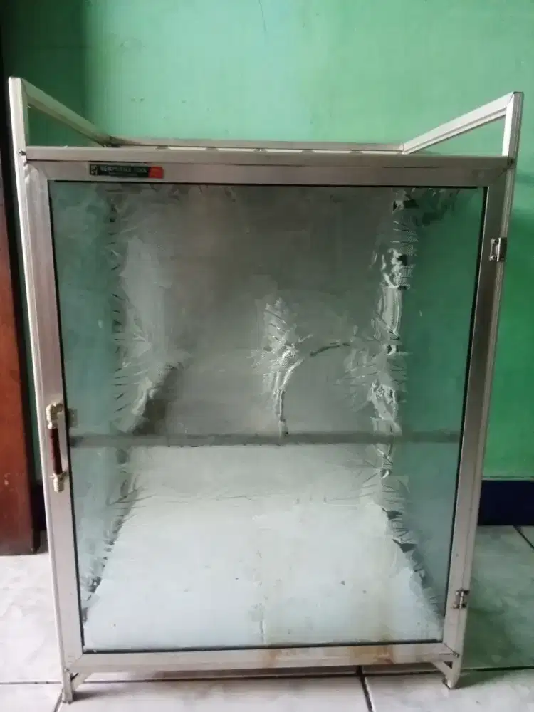 Rak piring kecil satu susun