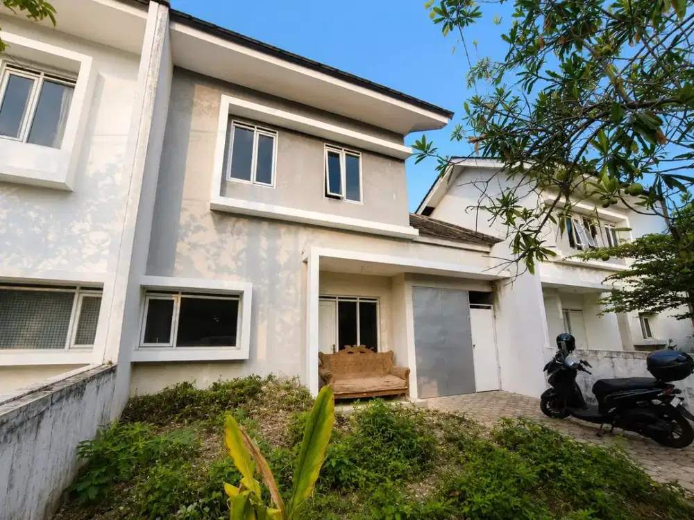Rumah LELANG Murah SHM 2 lantai cantik di Komp.Riung Bandung, Kota Bandung