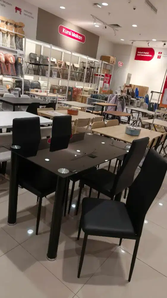 Meja makan set 4 kursi merk minka selma