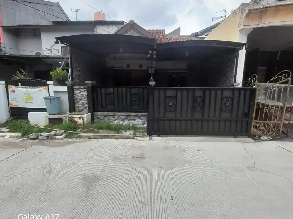 DiSewakan Rumah Tinggal di Harapan indah Blok Depan