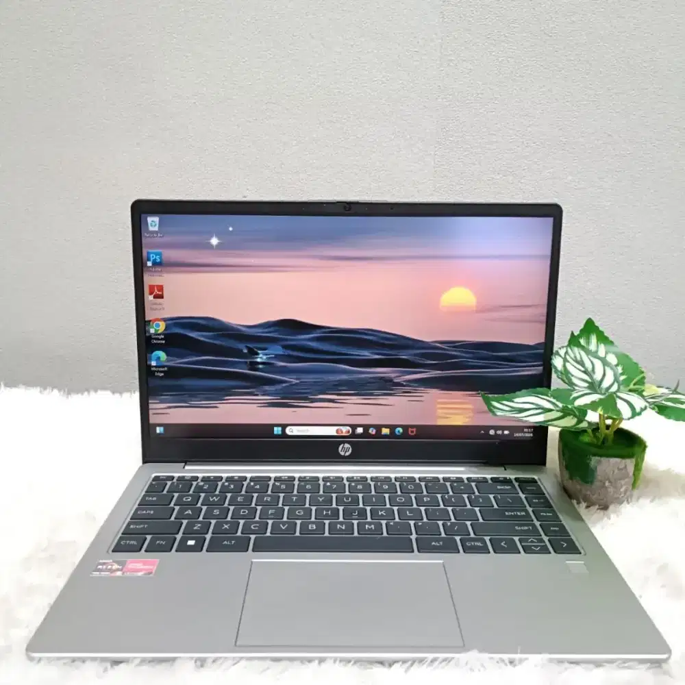 LAPTOP LIKE NEW HP 245 G10 AMD RYZEN 3 7320 RAM8GB LAYAR 14INCH