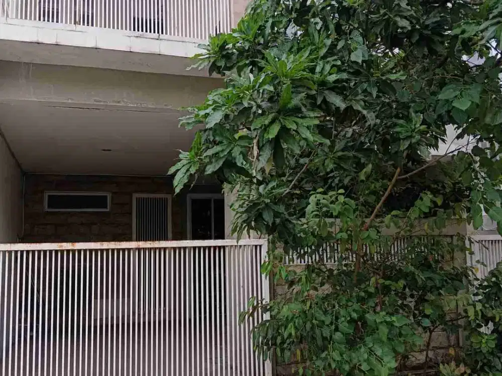 Disewakan Rumah 2 Lt di Gayungsari Selangkah ke Sekolah Al Hikmah, dekat Polda Jatim