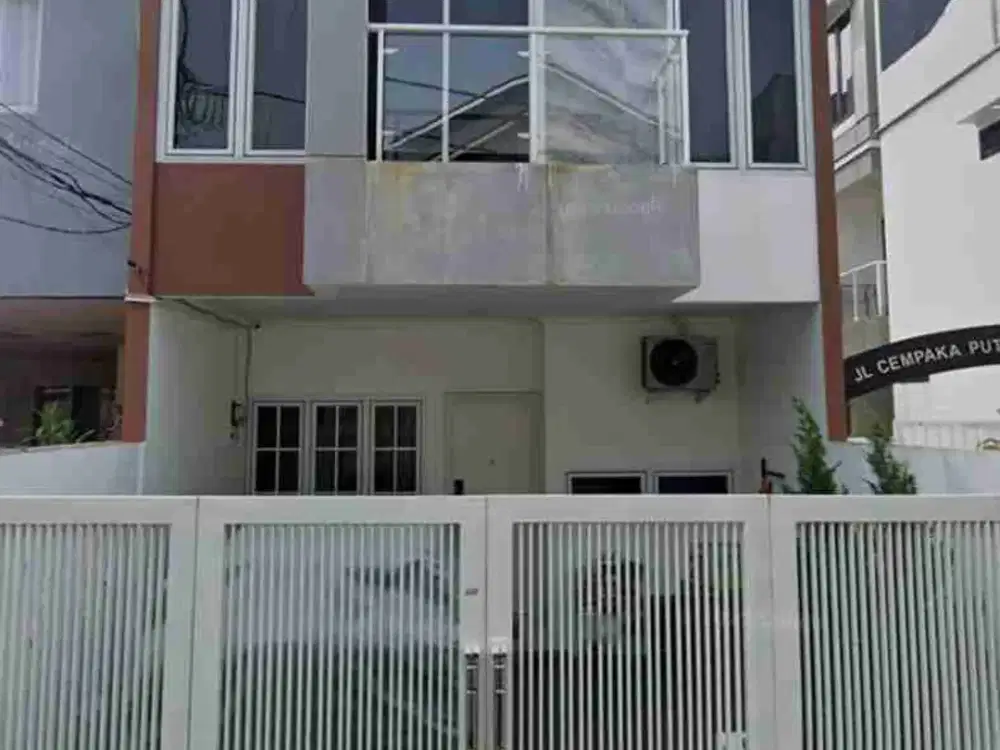 rumah mewah 2 lantai di cempaka putih tengah jakarta pusat