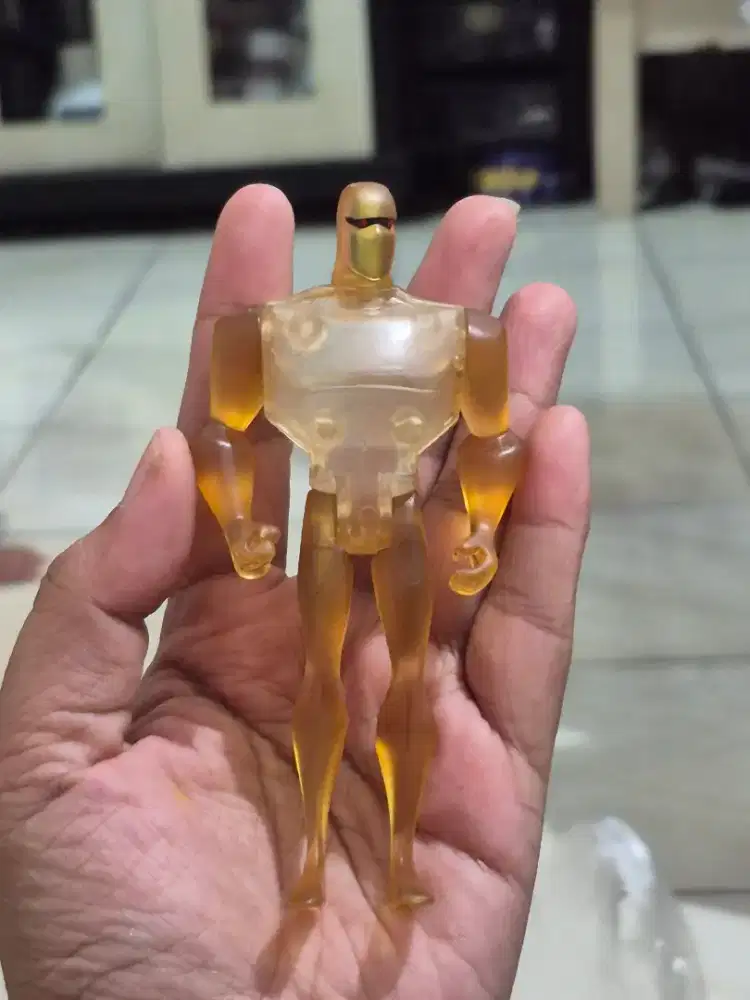 Action figure pahlawan