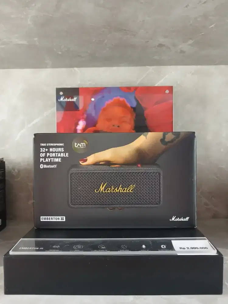 Marshall emberton III black and brass