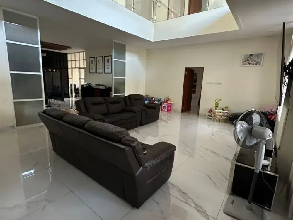 Dijual Rumah Mewah Minimalis 2 Lantai di Perumahan Argomulyo Salatiga