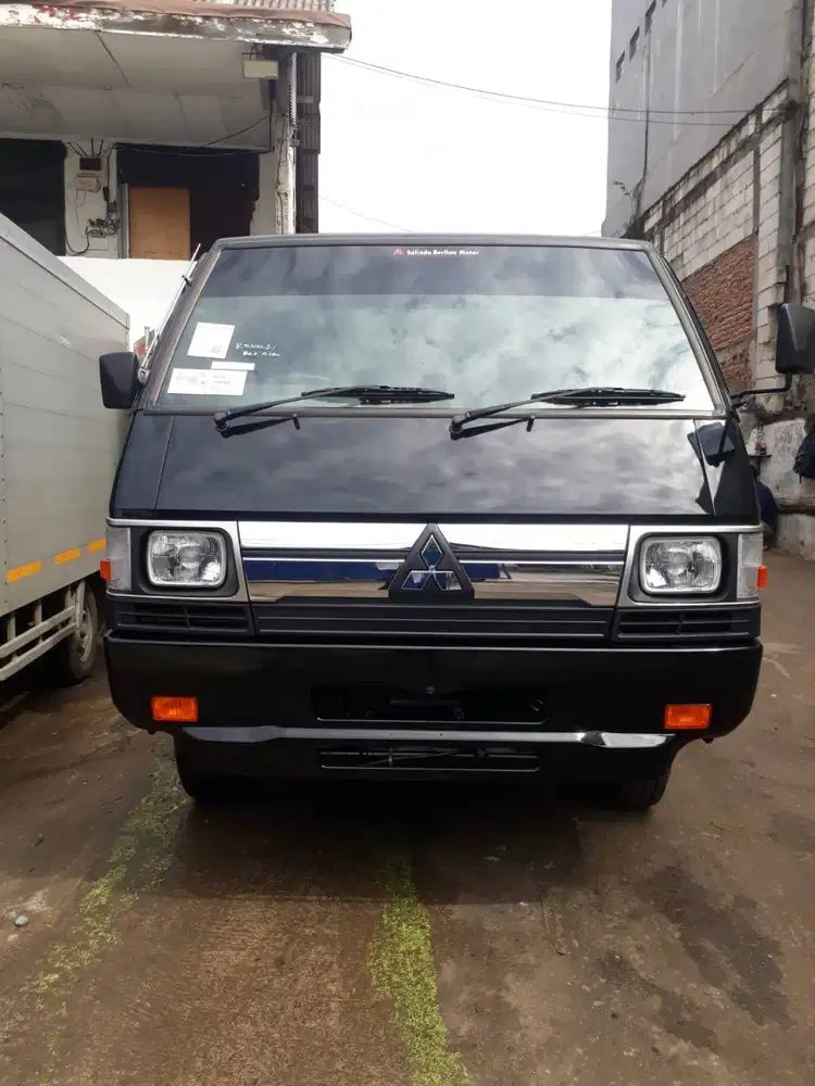 Beli untung MITSUBISHI L 300 sekarang