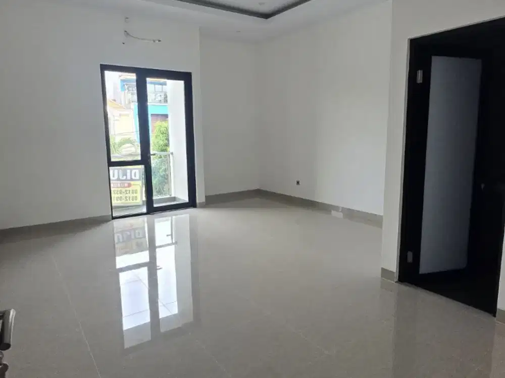 Dijual BU Rumah 2 Lantai di Meruya Selatan, Kembangan
