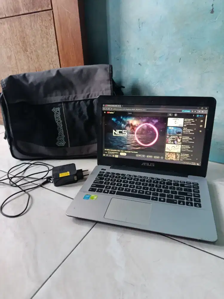 Laptop asus core i3