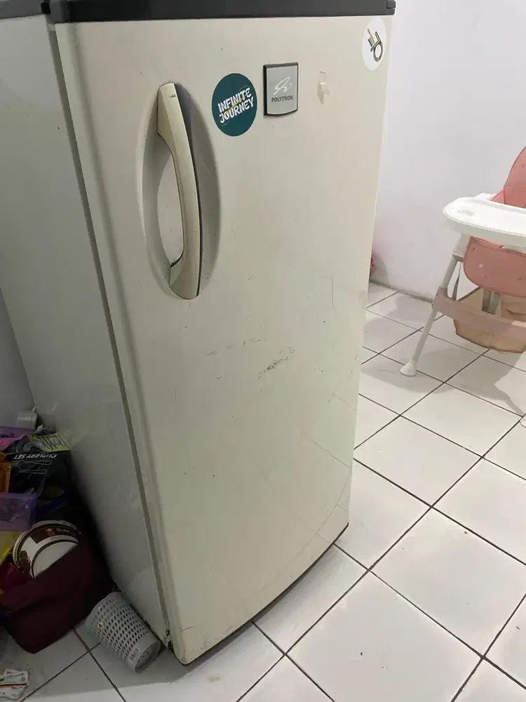 Kulkas masih bagus dan beku