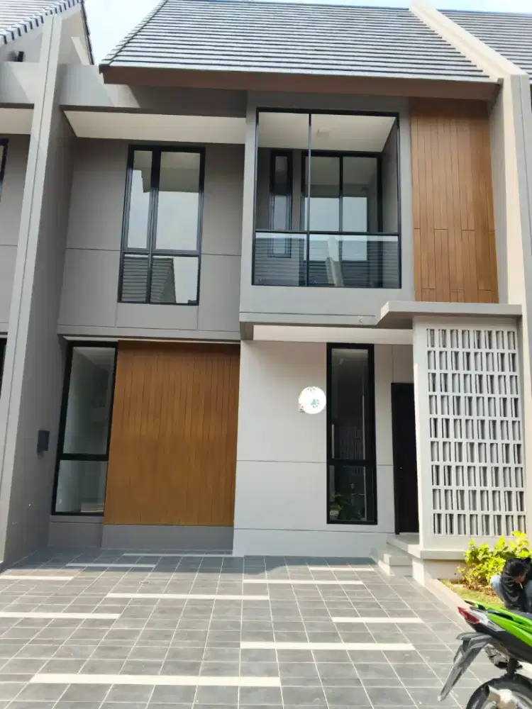 Disewakan Rumah di 
Cluster Viola Sumarecon Crown Gading bekasi