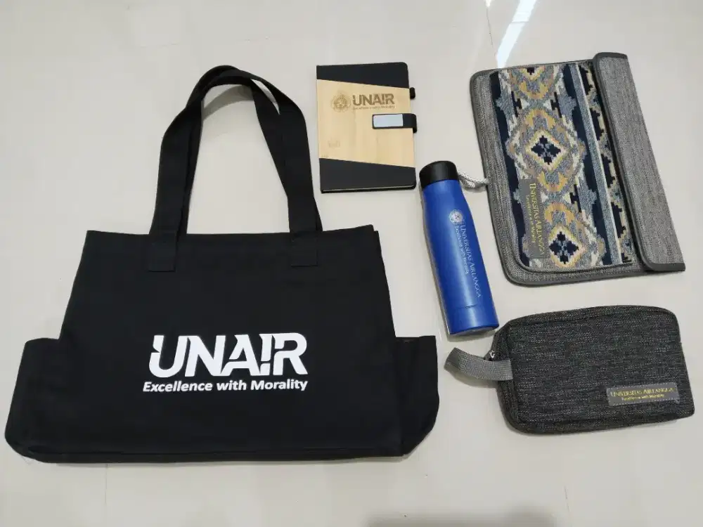 Paket Souvenir Tas Kanvas , Tumbler , Memo , Bulpen , Payung , Giftset