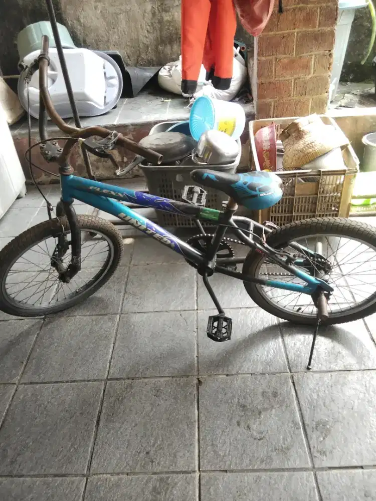 sepeda bmx united