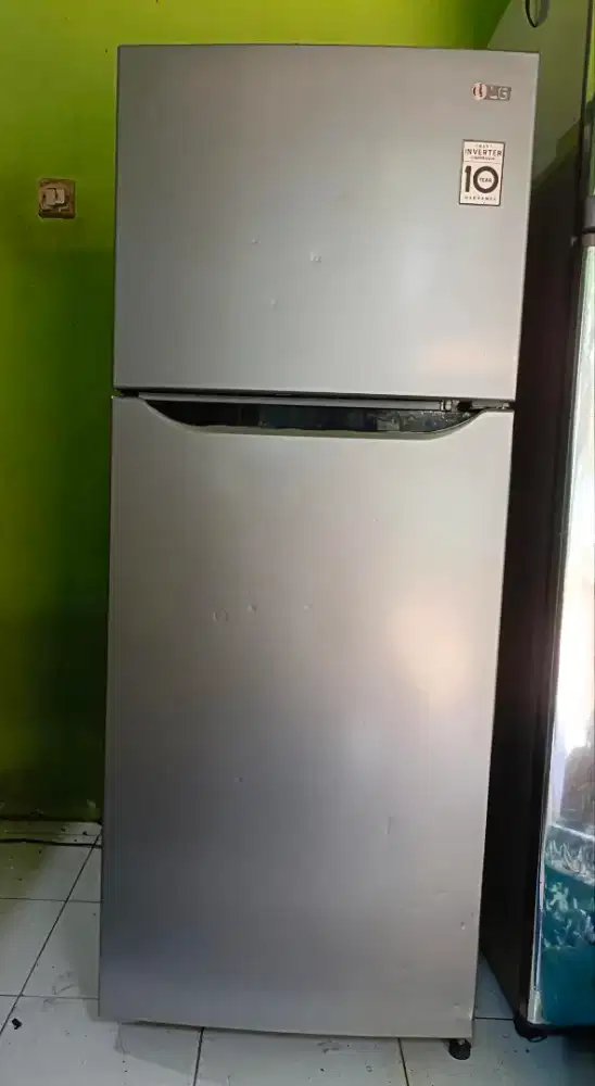 Kulkas 2 pintu LG inverter