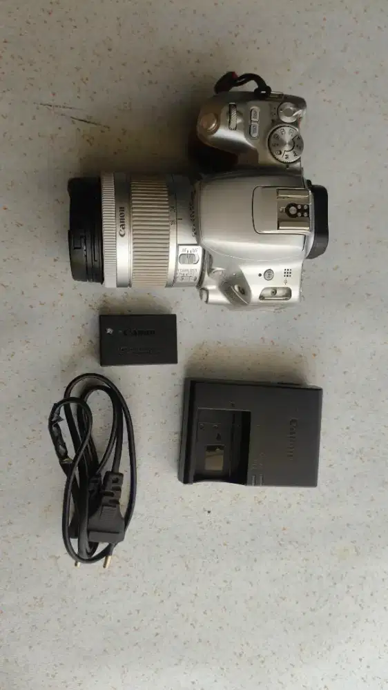 canon 200D warna silver