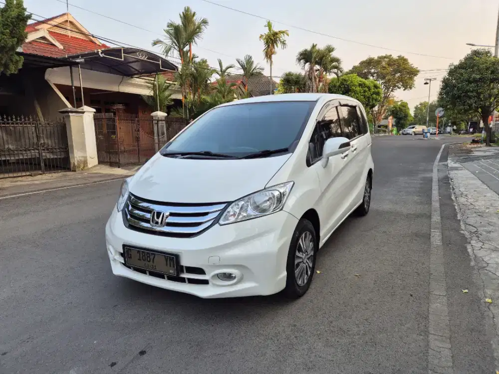 Honda freed e psd Pmk 2016 last edition istimewa