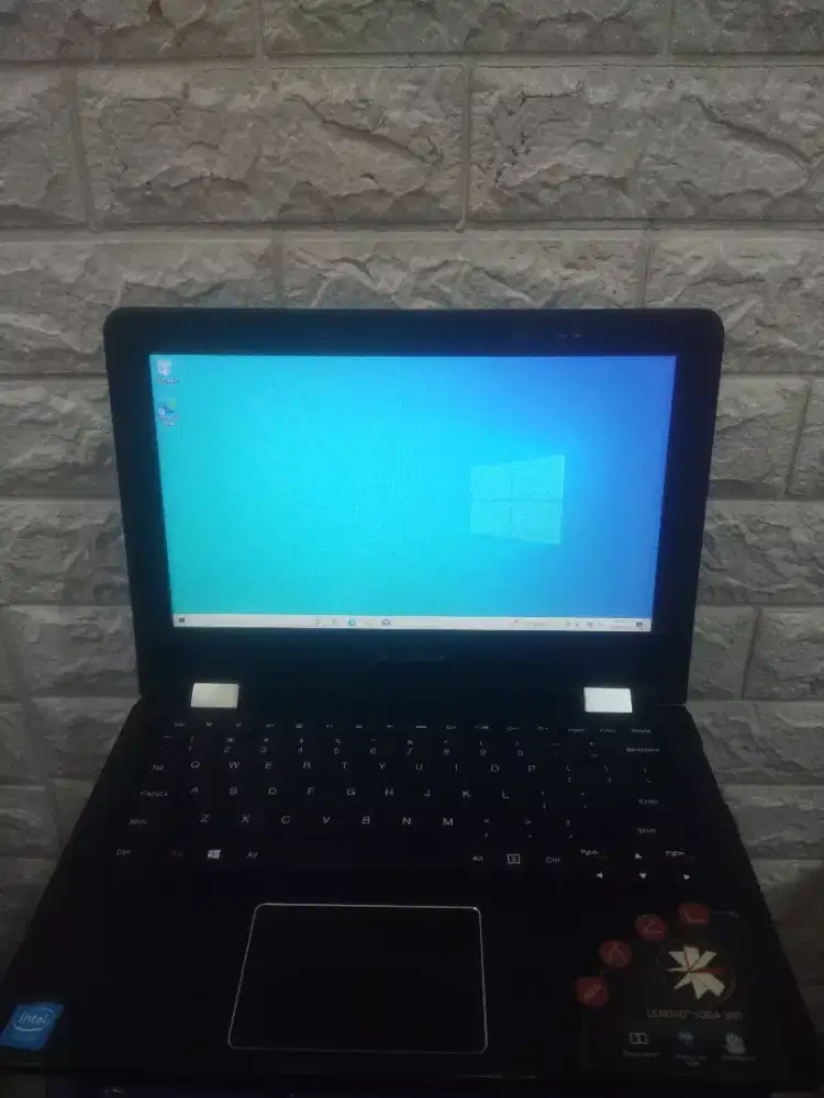 bu jual Lenovo Yoga 300 Touchscreen Celeron 4gb/500gb