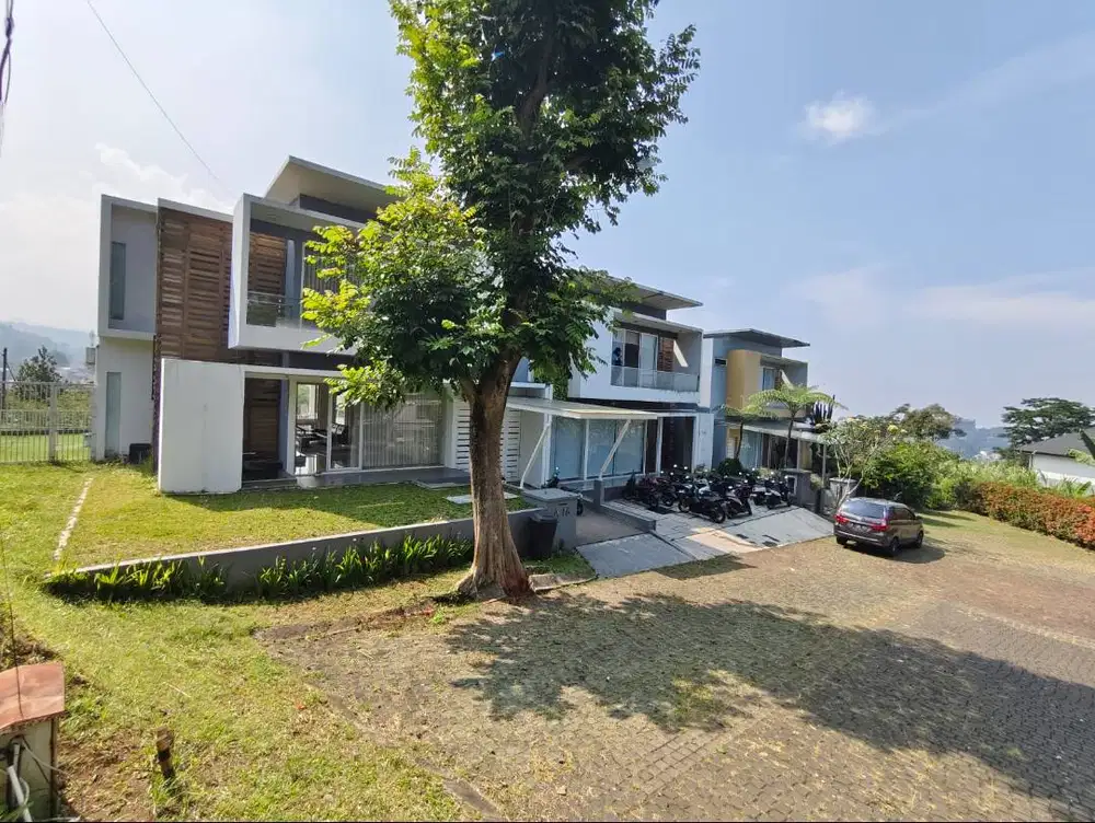 Rumah Mewah 4 Kamar Tidur Kawasan Elite Bandung