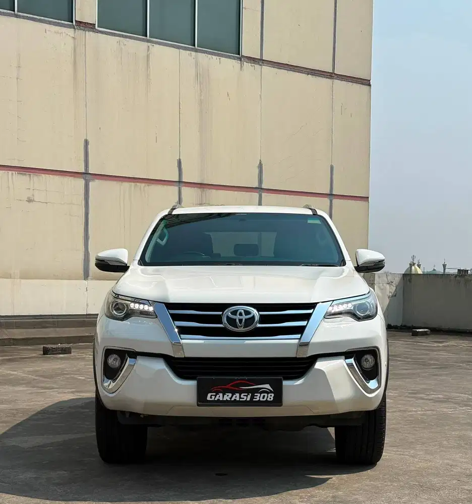 Toyota Fortuner 2.4 VRZ AT 2018 Pemakaian 2019 Putih Non TRD diesel