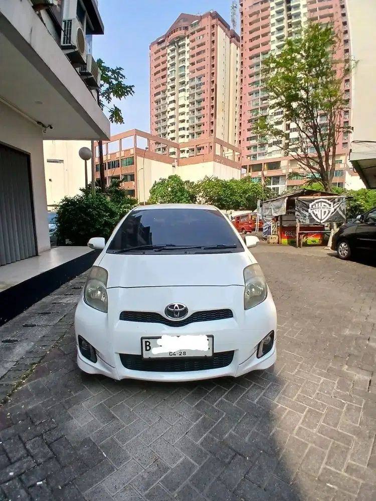 DIJUAL TOYOTA YARIS S LIMITED 2013