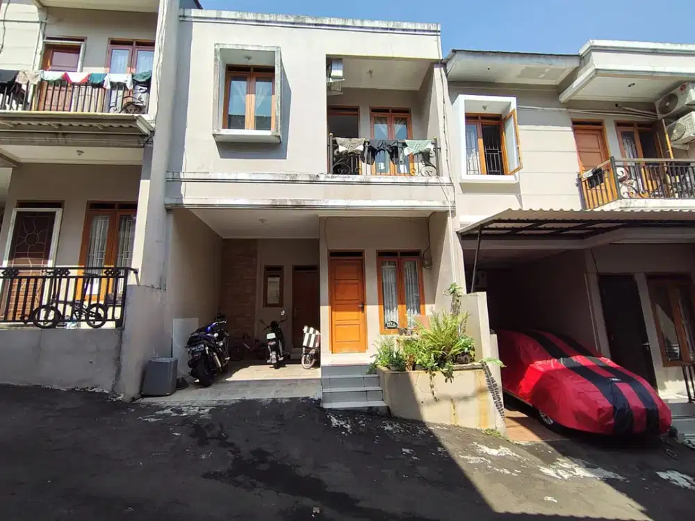 Di Jual Lelang Rumah 2 Lantai di Jl. Sadar Ii, Town House Sadar 2 Residence , Kel. Ciganjur, Kec. Jagakarsa, Kota Administrasi Jakarta Selatan