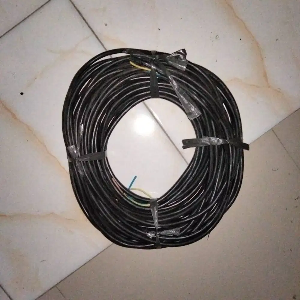 Kabel Merk Suprem UK 3x2,5mm NYMHY serabut.