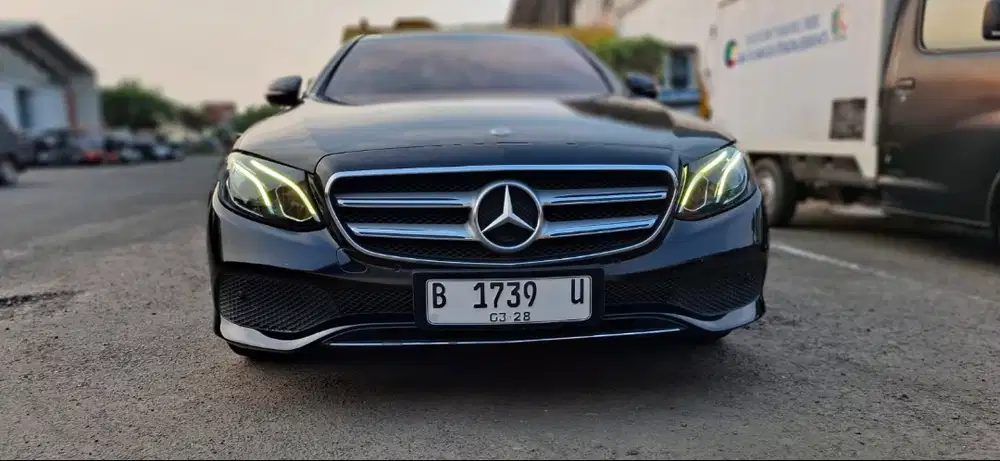 Mercedes Benz E200 tahun 2017