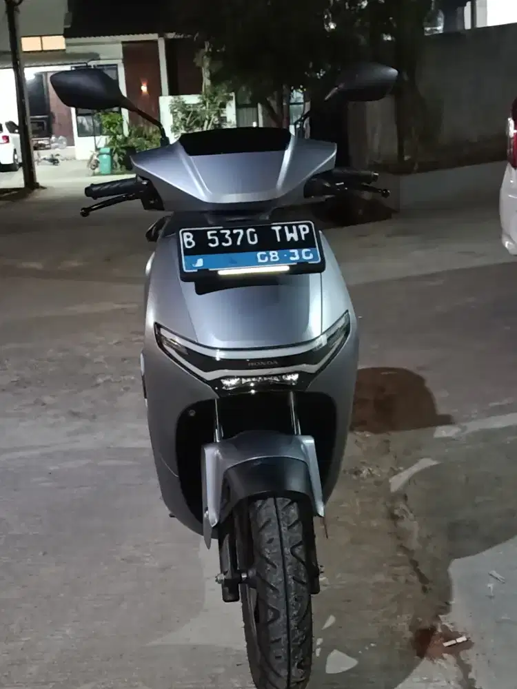 Honda CUV E 2025 warna StellarMatte Silver
