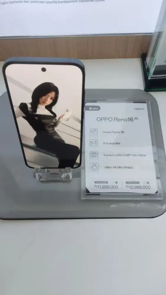 Oppo Reno 16 5G 8/256GB, Snapdragon 7 Gen 4, 6700mAh,