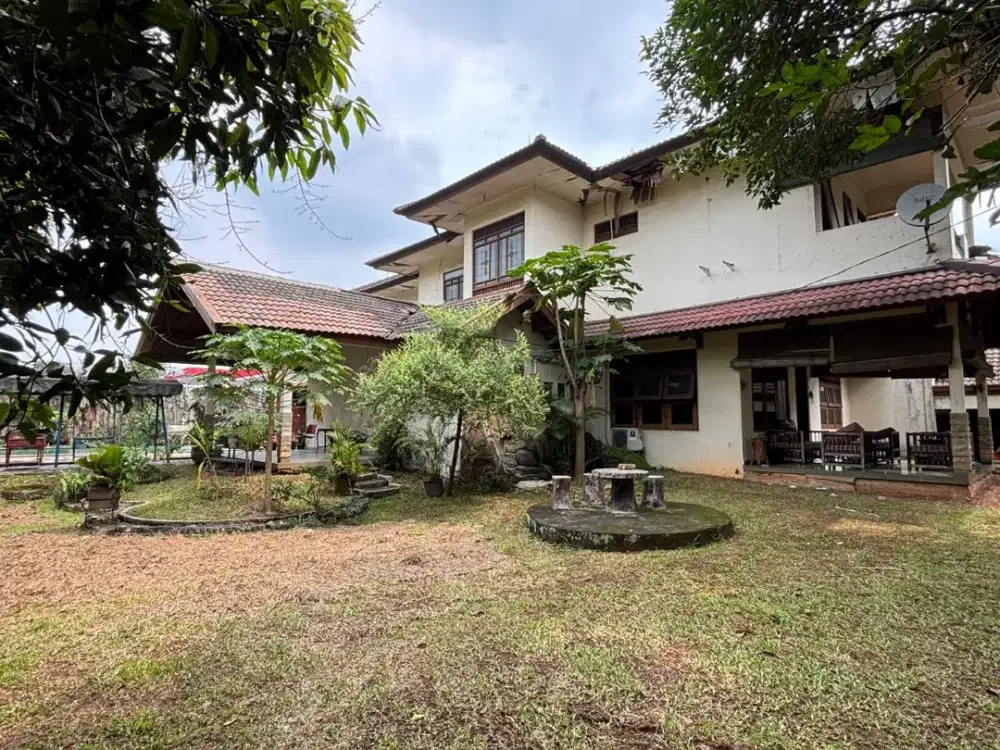 Rumah Area Komersil Leneng Agung Ada Pool Jual Murah