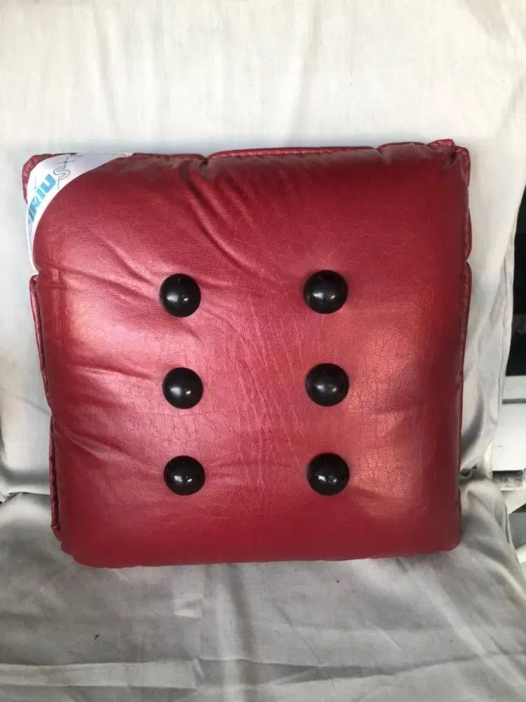 Bantal pijat Sirius bantal sandaran terapi