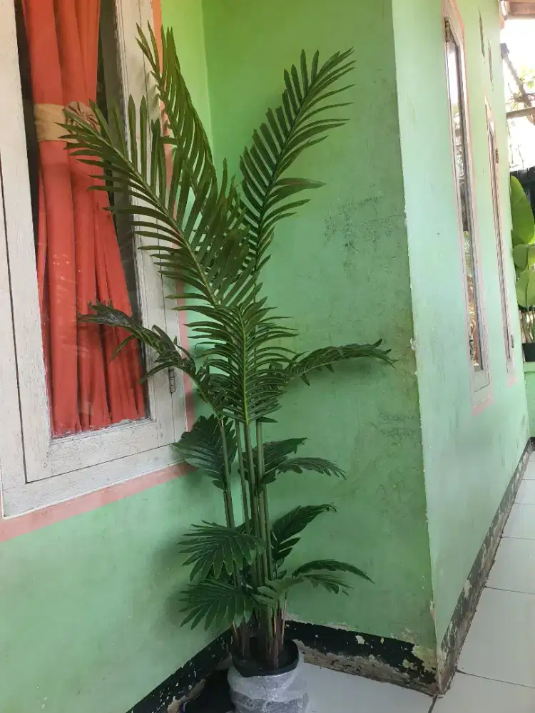 Pohon palem plastik tinggi 140cm,, 8 daun