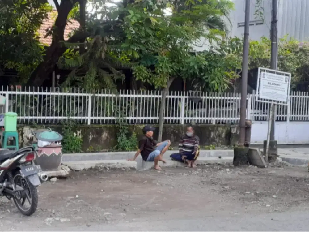 Rumah Siap Huni Murah Dibawah Pasar, Di Area Komersial Tengah Kota Surabaya, Jalan Diponegoro