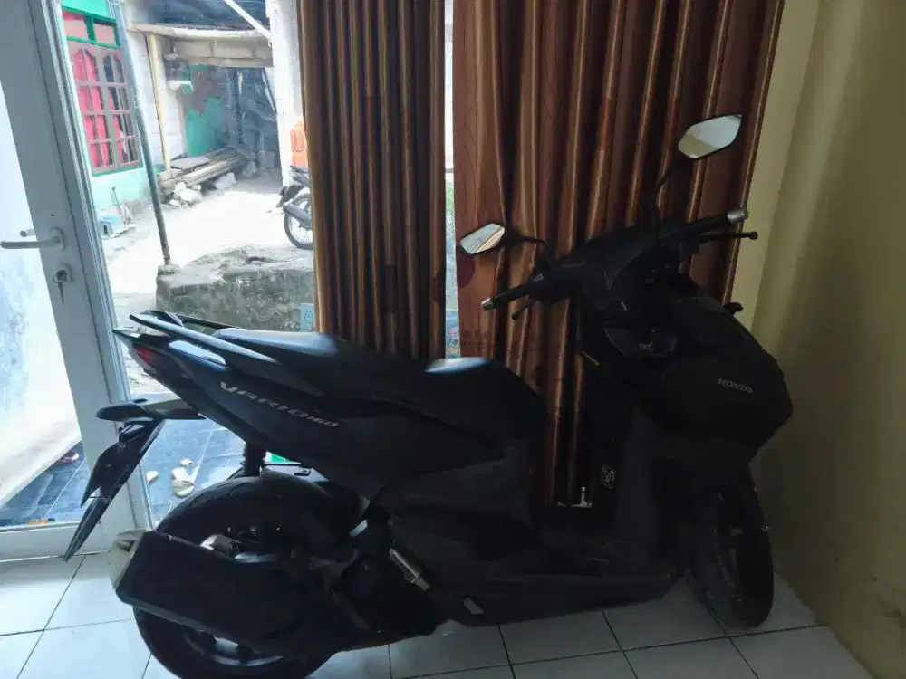VARIO 160 2023 CBS HITAM DOFF