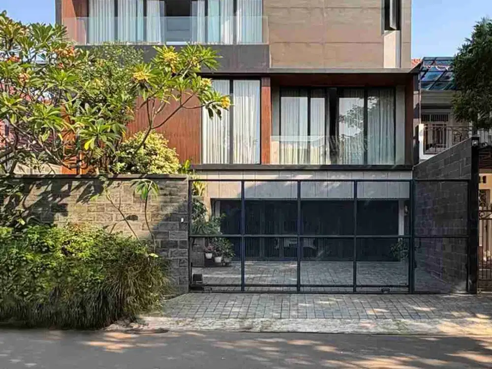 Rumah Full Furnished & Private Pool Cakep Di Giri Loka BSD