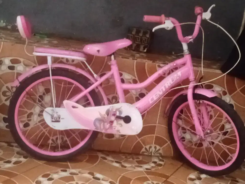 Sepeda anak bekas pemakaian.
