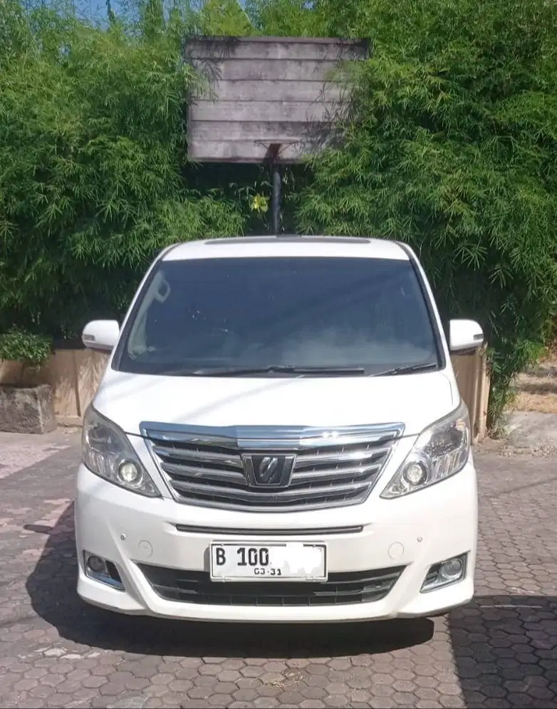 Alphard Terawat dan Tangan Pertama