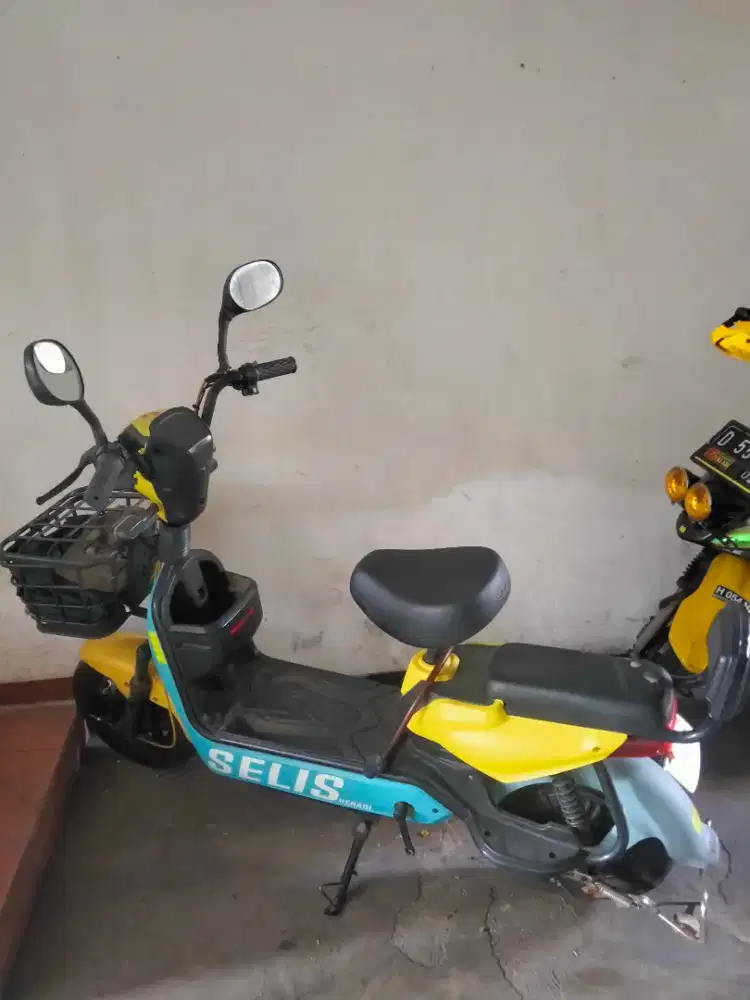 sepeda listrik merk selis , type kenari
