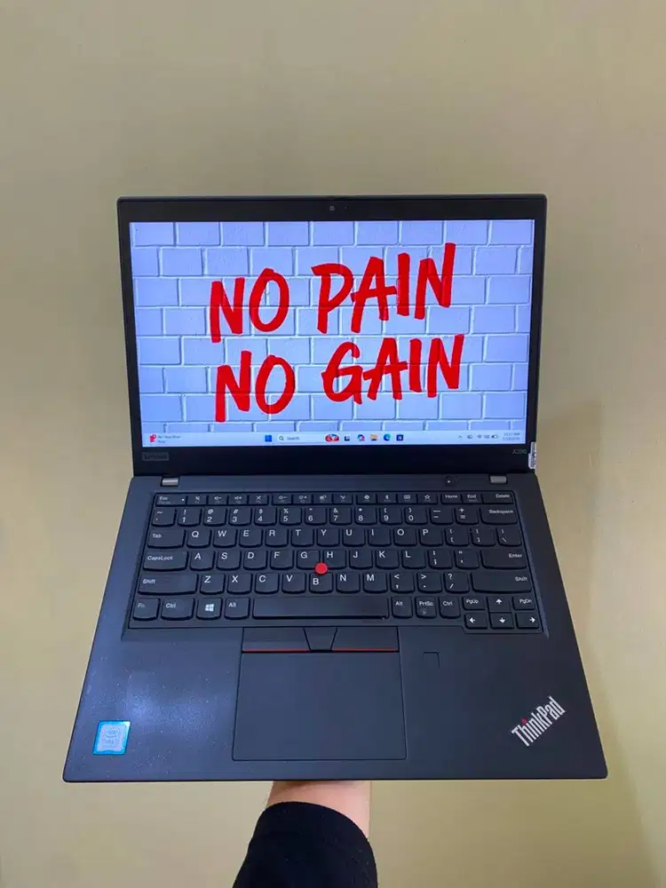 Lenovo X390 core i5 gen 8 RAM 8GB SSD 256GB KEYBOARD US