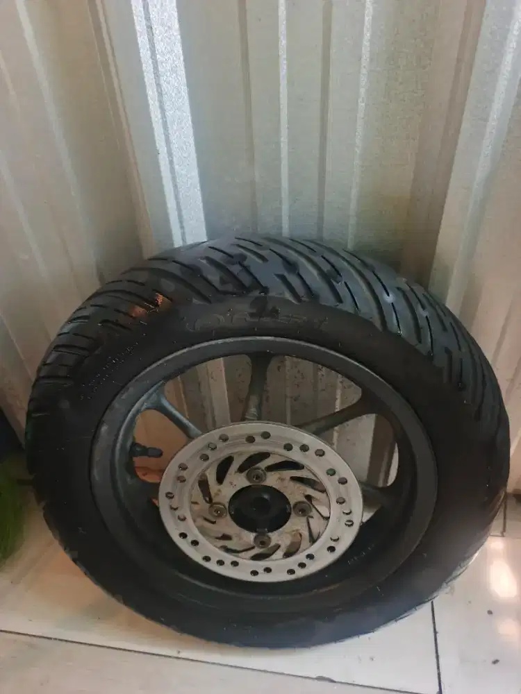 Di jual pelek sama ban ukuran ring 12 ban donat