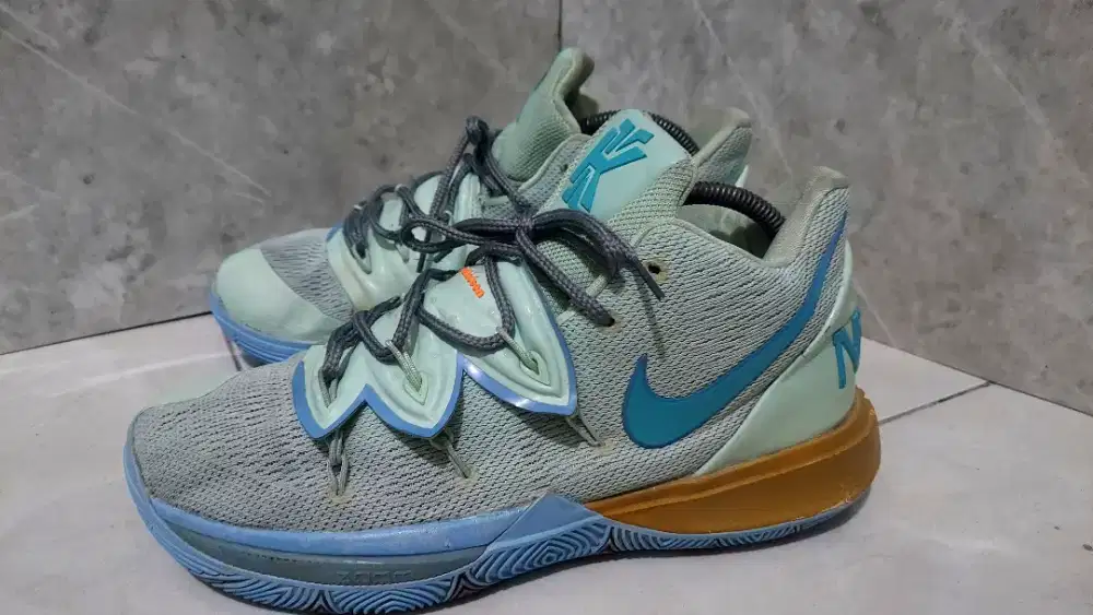 Sepatu Basket Nike sz 43 insole 27cm